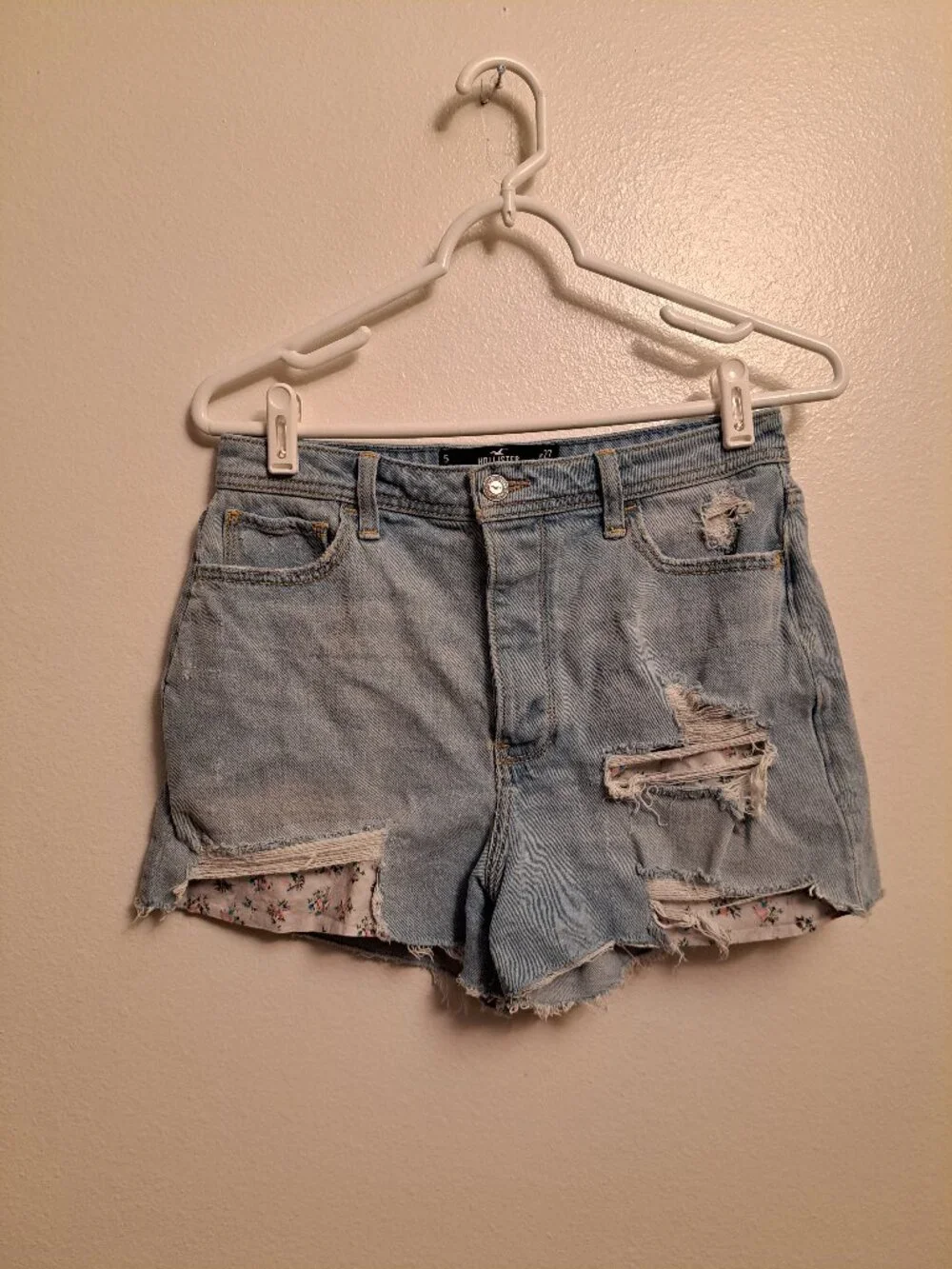Hollister Distressed Ultra High-Rise Mom Shorts With Floral Panels